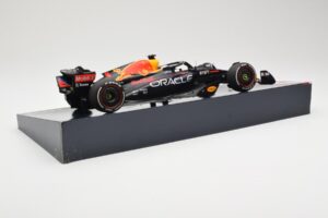 Red Bull Racing RB18 #1 M. Verstappen Winner Austin GP 2022 Minichamps 1:18 113222901 Pressofusione — immagine 3 di 6