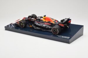 Red Bull Racing RB18 #1 M. Verstappen Winner Austin GP 2022 Minichamps 1:18 113222901 Pressofusione — immagine 5 di 6