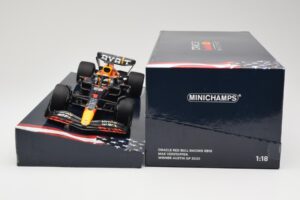 Red Bull Racing RB18 #1 M. Verstappen Winner Austin GP 2022 Minichamps 1:18 113222901 Pressofusione — immagine 6 di 6