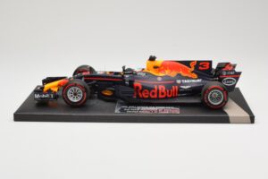 Red Bull Racing Tag Heuer RB13 #3 D. Ricciardo 3rd Place Malaysian GP 2017 Minichamps 1:18 117171503 Pressofusione