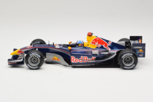 Red Bull RB1 Cosworth #14 D. Coulthard Red Bull Racing Showcar 2005 Minichamps 1:18 100050014 Pressofusione — immagine 3 di 6
