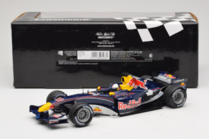 Red Bull RB1 Cosworth #15 C. Klien Red Bull Racing Showcar 2005 Minichamps 1:18 100050085 Pressofusione — immagine 6 di 7