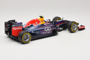 Red Bull RB10 Renault #3 D. Ricciardo Infiniti Red Bull Racing Showcar 2014 Minichamps 1:18 110140003 Pressofusione — immagine 2 di 6