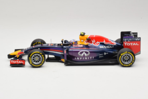 Red Bull RB10 Renault #3 D. Ricciardo Infiniti Red Bull Racing Showcar 2014 Minichamps 1:18 110140003 Pressofusione — immagine 3 di 6