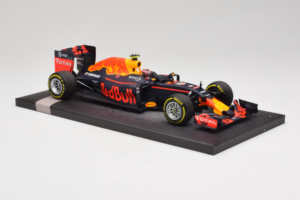 Red Bull RB12 Tag Heuer #26 D. Kvyat Red Bull Racing Showcar 2016 Minichamps 1:18 117160026 Resina — immagine 4 di 7