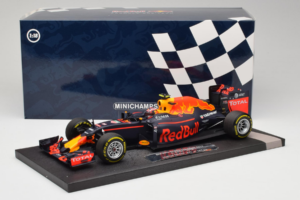 Red Bull RB12 Tag Heuer #26 D. Kvyat Red Bull Racing Showcar 2016 Minichamps 1:18 117160026 Resina — immagine 7 di 7