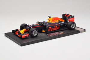 Red Bull RB12 Tag Heuer #3 D. Ricciardo Red Bull Racing 1st Pole Monaco Grand Prix 2016 Minichamps 1:18 117160103 Resina — immagine 2 di 7