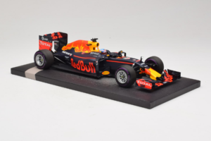 Red Bull RB12 Tag Heuer #3 D. Ricciardo Red Bull Racing 1st Pole Monaco Grand Prix 2016 Minichamps 1:18 117160103 Resina — immagine 4 di 7