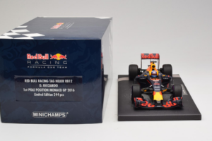 Red Bull RB12 Tag Heuer #3 D. Ricciardo Red Bull Racing 1st Pole Monaco Grand Prix 2016 Minichamps 1:18 117160103 Resina — immagine 6 di 7