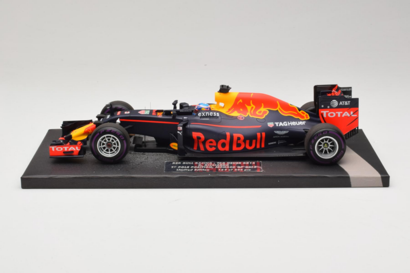 Red Bull RB12 Tag Heuer #3 D. Ricciardo Red Bull Racing 1st Pole Monaco Grand Prix 2016 Minichamps 1:18 117160103 Resina