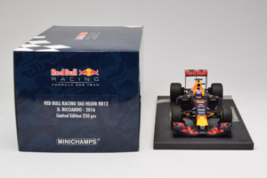 Red Bull RB12 Tag Heuer #3 D. Ricciardo Red Bull Racing Showcar 2016 Minichamps 1:18 117160003 Resina — immagine 6 di 7