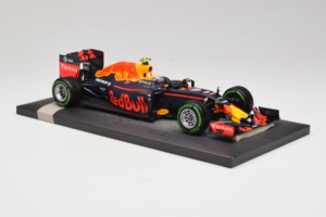 Red Bull RB12 Tag Heuer #33 M. Verstappen Red Bull Racing Showcar 2016 Minichamps 1:18 117161233 Resina — immagine 4 di 7