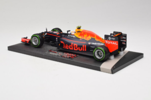 Red Bull RB12 Tag Heuer #33 M. Verstappen Red Bull Racing Showcar 2016 Minichamps 1:18 117161233 Resina — immagine 5 di 7