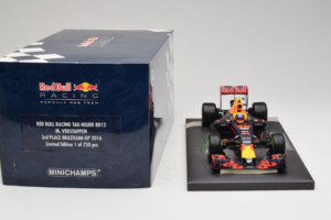 Red Bull RB12 Tag Heuer #33 M. Verstappen Red Bull Racing Showcar 2016 Minichamps 1:18 117161233 Resina — immagine 6 di 7