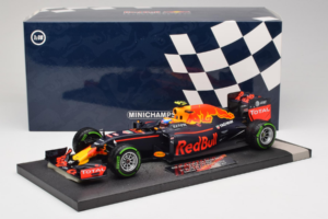 Red Bull RB12 Tag Heuer #33 M. Verstappen Red Bull Racing Showcar 2016 Minichamps 1:18 117161233 Resina — immagine 7 di 7