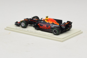 Red Bull RB13 Tag Heuer #33 M. Verstappen 3rd Chinese Grand Prix 2017 Spark 1:43 S5037 Resina — immagine 3 di 4