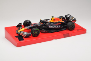 Red Bull RB18 #1 M. Verstappen Oracle Red Bull Racing Japanese Grand Prix Winner World Champion 2022 Minichamps 1:18 11322280 — immagine 2 di 7