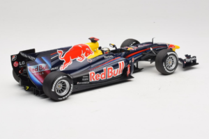 Red Bull RB6 Renault #5 S. Vettel Red Bull Racing Brazilian Grand Prix Winner 2010 Minichamps 1:18 110100205 Pressofusione — immagine 2 di 7