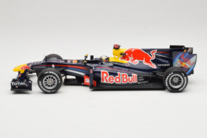 Red Bull RB6 Renault #5 S. Vettel Red Bull Racing Brazilian Grand Prix Winner 2010 Minichamps 1:18 110100205 Pressofusione — immagine 3 di 7