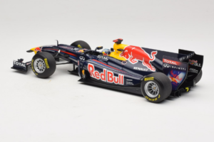 Red Bull RB7 Renault #1 S. Vettel Red Bull Racing Showcar 2011 Minichamps 1:18 110110071-1 Pressofusione — immagine 5 di 7