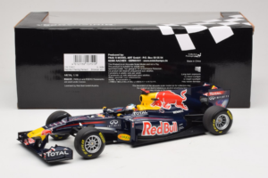 Red Bull RB7 Renault #1 S. Vettel Red Bull Racing Showcar 2011 Minichamps 1:18 110110071-1 Pressofusione — immagine 6 di 7