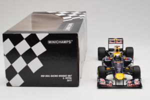 Red Bull RB7 Renault #1 S. Vettel Red Bull Racing World Champion 2011 Minichamps 1:18 110110001 Pressofusione — immagine 6 di 6