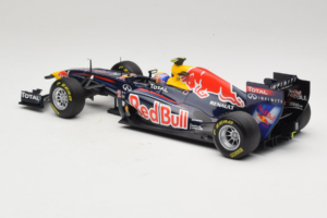 Red Bull RB7 Renault #2 M. Webber Red Bull Racing Showcar 2011 Minichamps 1:18 110110002 Pressofusione — immagine 5 di 7