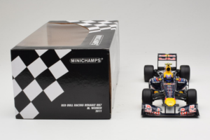 Red Bull RB7 Renault #2 M. Webber Red Bull Racing Showcar 2011 Minichamps 1:18 110110002 Pressofusione — immagine 7 di 7