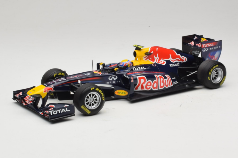 Red Bull RB7 Renault #2 M. Webber Red Bull Racing Showcar 2011 Minichamps 1:18 110110002 Pressofusione