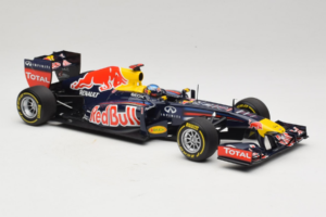 Red Bull RB8 Renault #1 S. Vettel Red Bull Racing Showcar 2012 Minichamps 1:18 110120071 Pressofusione — immagine 4 di 7