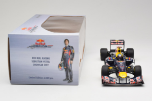 Red Bull RB8 Renault #1 S. Vettel Red Bull Racing Showcar 2012 Minichamps 1:18 110120071 Pressofusione — immagine 6 di 7