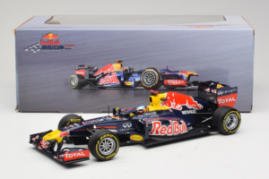 Red Bull RB8 Renault #1 S. Vettel Red Bull Racing Showcar 2012 Minichamps 1:18 110120071 Pressofusione — immagine 7 di 7