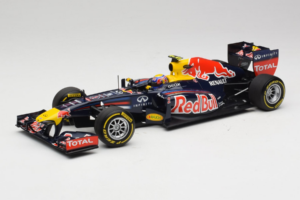 Red Bull RB8 Renault #2 M. Webber Red Bull Racing Showcar 2012 Minichamps 1:18 110120072 Pressofusione