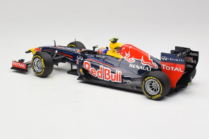 Red Bull RB8 Renault #2 M. Webber Red Bull Racing Showcar 2012 Minichamps 1:18 110120072 Pressofusione — immagine 5 di 7
