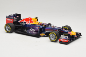 Red Bull RB9 Renault #2 M. Webber Infiniti Red Bull Racing Showcar 2013 Minichamps 1:18 110130072 Pressofusione — immagine 4 di 6