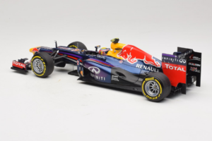 Red Bull RB9 Renault #2 M. Webber Infiniti Red Bull Racing Showcar 2013 Minichamps 1:18 110130072 Pressofusione — immagine 5 di 6