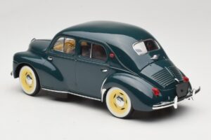 Renault 4CV Verde Solido 1:18 8047 Pressofusione — immagine 5 di 6