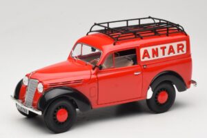 Renault Juvaquatre Utilitaire Rosso Solido 1:18 8424 Pressofusione