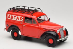 Renault Juvaquatre Utilitaire Rosso Solido 1:18 8424 Pressofusione — immagine 6 di 8