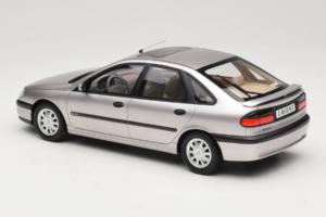 Renault Laguna V6 3.0 Baccara Opal Grey Otto 1:18 OT1185 Resina — immagine 5 di 6