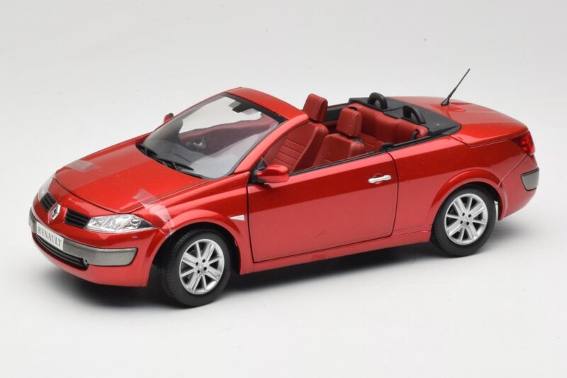 Renault Megane Mk1 CC Rosso Solido 1:18 8152 Pressofusione