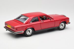 Rolls-Royce Camargue Rosso Bburago 1:22 3001 Pressofusione — immagine 3 di 8