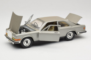 Rolls-Royce Camargue Argento Bburago 1:18 3001-M2 Pressofusione — immagine 2 di 8