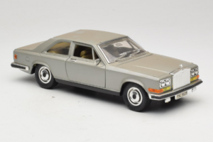 Rolls-Royce Camargue Argento Bburago 1:18 3001-M2 Pressofusione — immagine 6 di 8