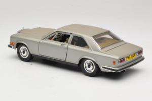 Rolls-Royce Camargue Argento Bburago 1:18 3001-M2 Pressofusione — immagine 7 di 8
