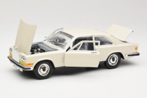 Rolls-Royce Camargue Bianco Bburago 1:22 3001-M1 Pressofusione — immagine 3 di 8