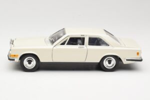 Rolls-Royce Camargue Bianco Bburago 1:22 3001-M1 Pressofusione — immagine 4 di 8