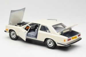 Rolls-Royce Camargue Bianco Bburago 1:22 3001-M1 Pressofusione — immagine 5 di 8