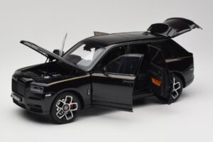Rolls-Royce Cullinan Nero Con Gold Coachline & Shadow Wheels OEM 1:18 028-15A Pressofusione — immagine 2 di 8