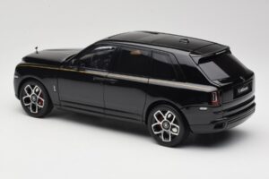 Rolls-Royce Cullinan Nero Con Gold Coachline & Shadow Wheels OEM 1:18 028-15A Pressofusione — immagine 7 di 8